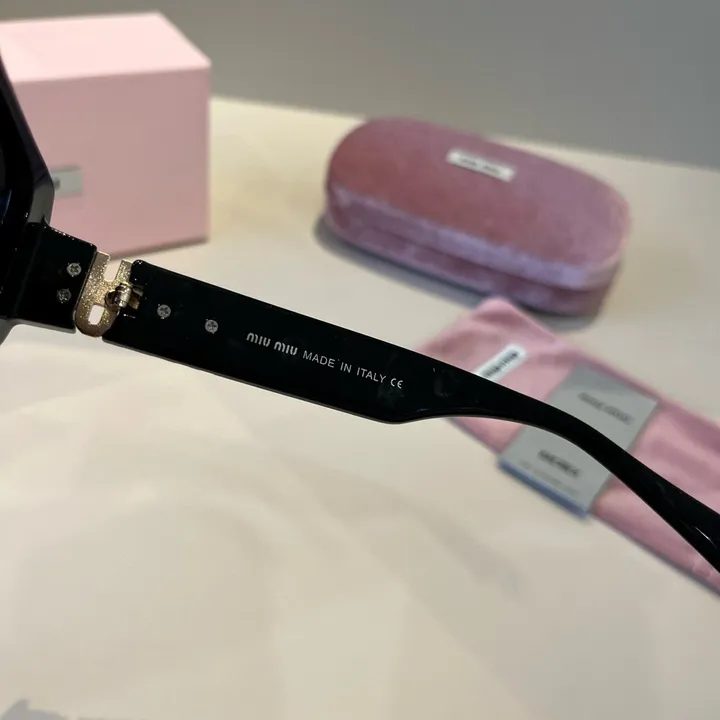 スーパーコピー ミュウミュウ サングラス