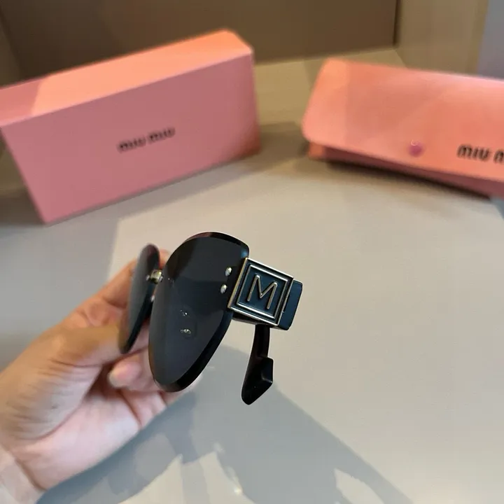 スーパーコピー ミュウミュウ サングラス