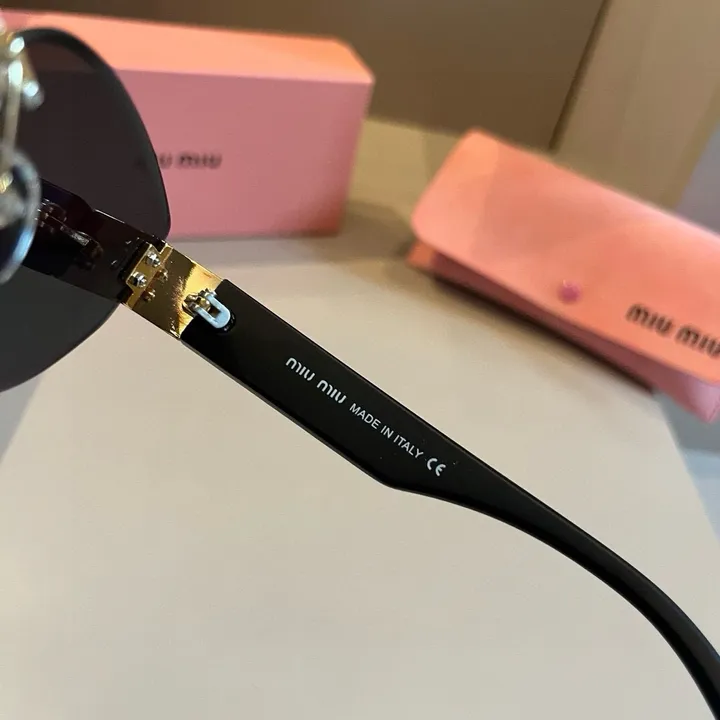 スーパーコピー ミュウミュウ サングラス