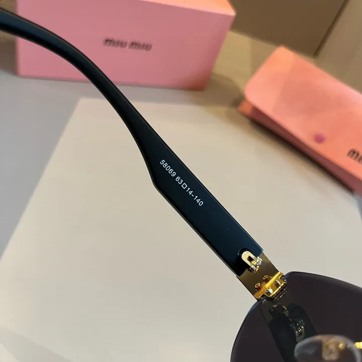 スーパーコピー ミュウミュウ サングラス