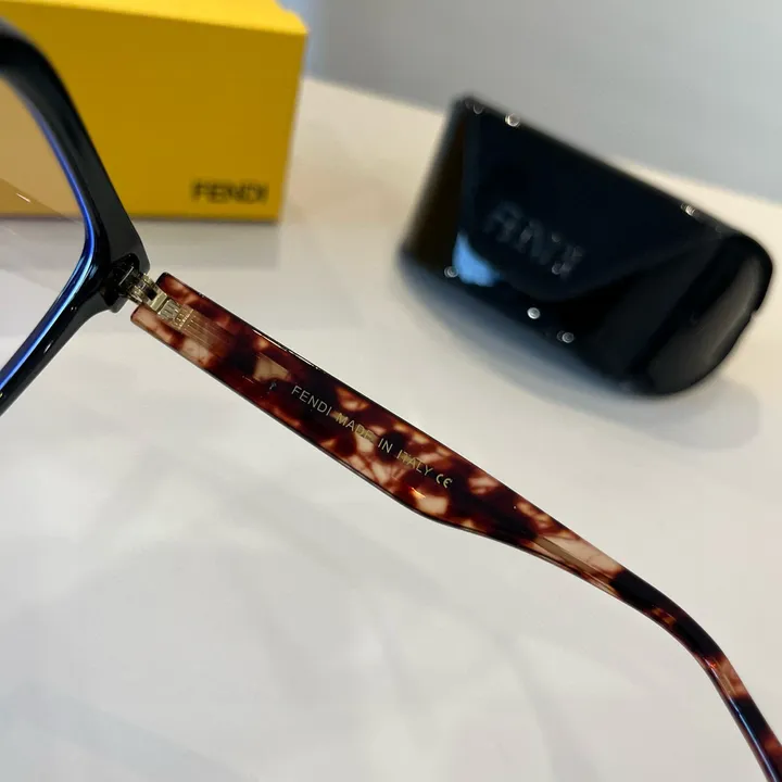 スーパーコピー フェンディ サングラス