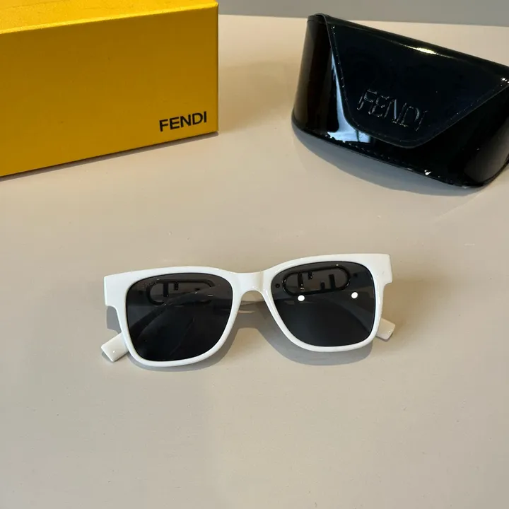 スーパーコピー フェンディ サングラス