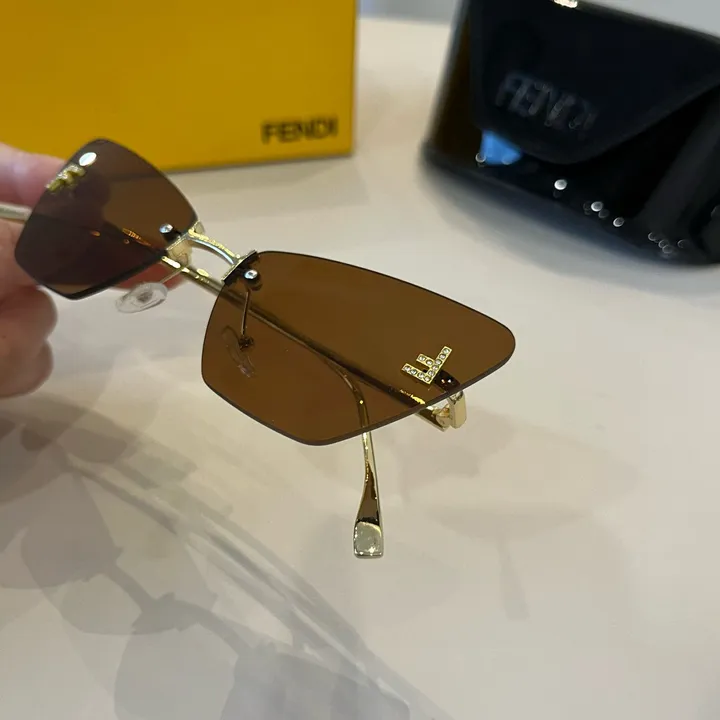 スーパーコピー フェンディ サングラス