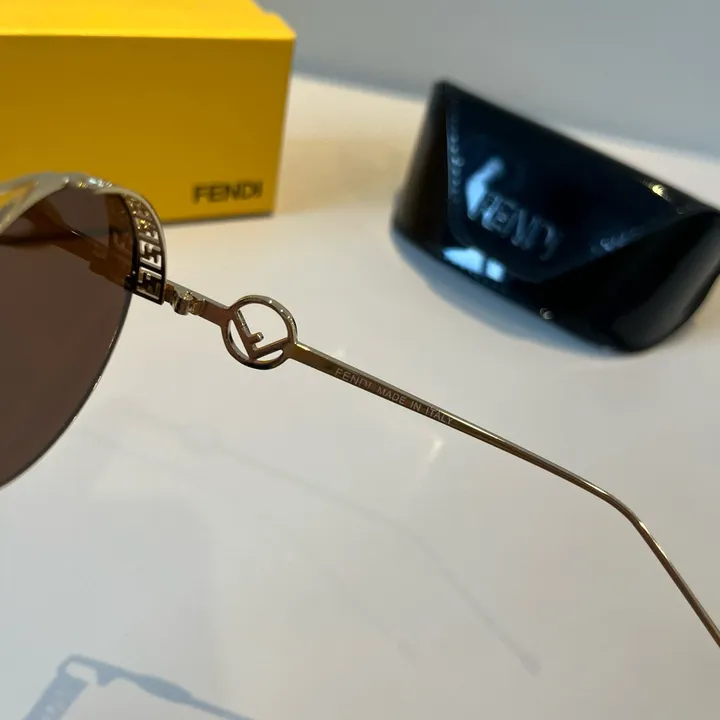 スーパーコピー フェンディ サングラス