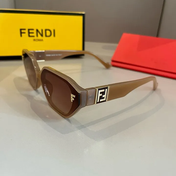 スーパーコピー フェンディ サングラス