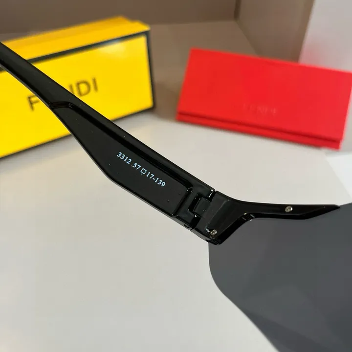 スーパーコピー フェンディ サングラス