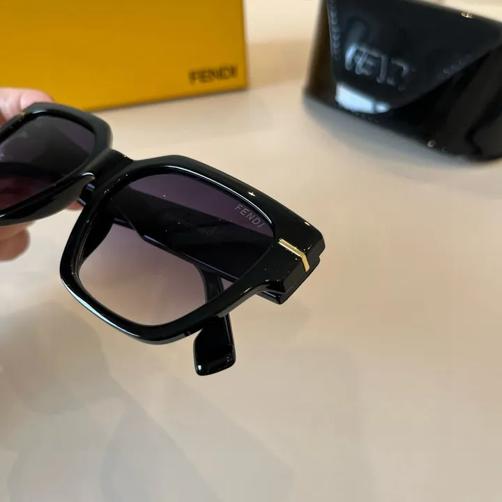 スーパーコピー フェンディ サングラス