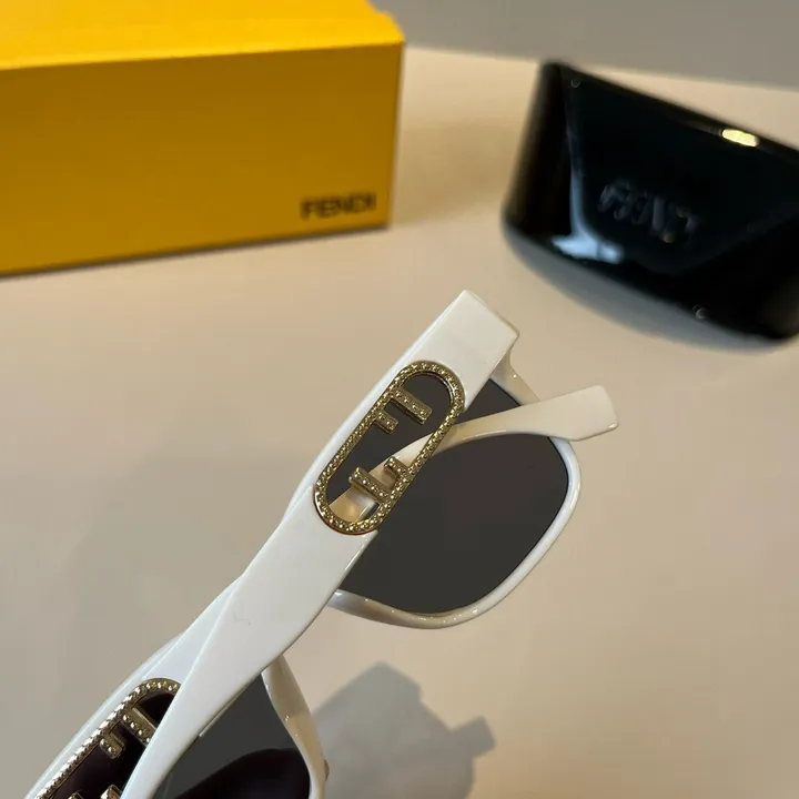 スーパーコピー フェンディ サングラス