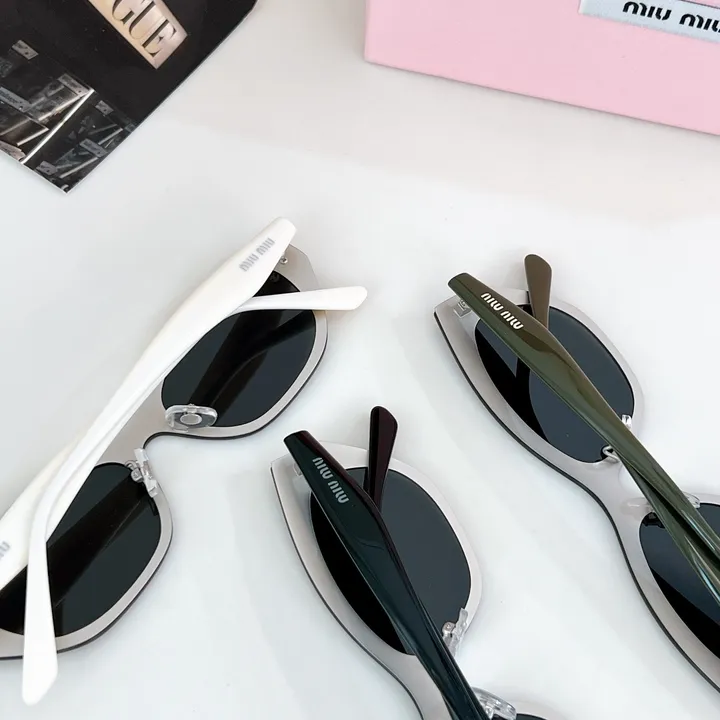 スーパーコピー ミュウミュウ サングラス