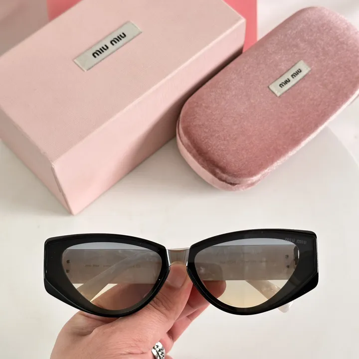 スーパーコピー ミュウミュウ サングラス