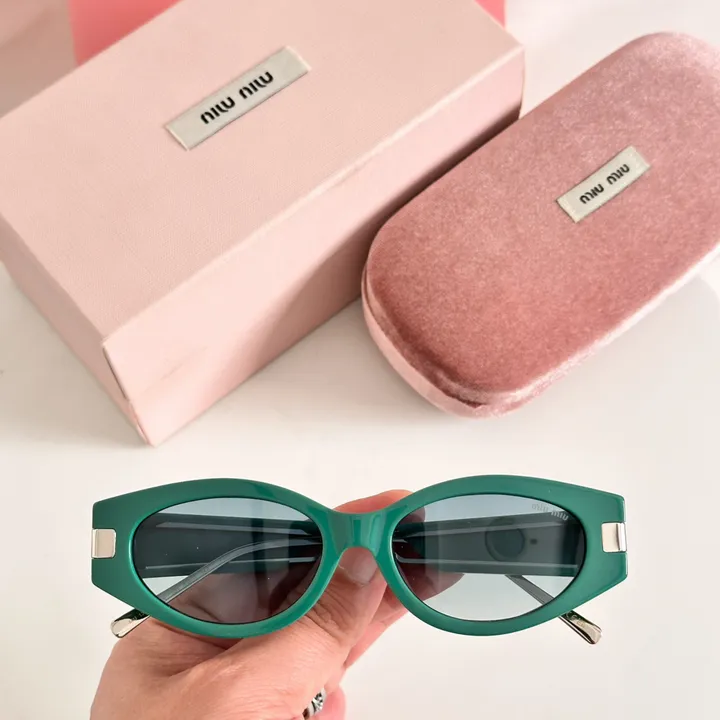 スーパーコピー ミュウミュウ サングラス
