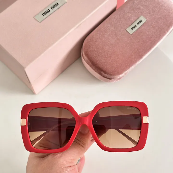 スーパーコピー ミュウミュウ サングラス