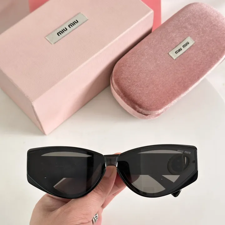 スーパーコピー ミュウミュウ サングラス