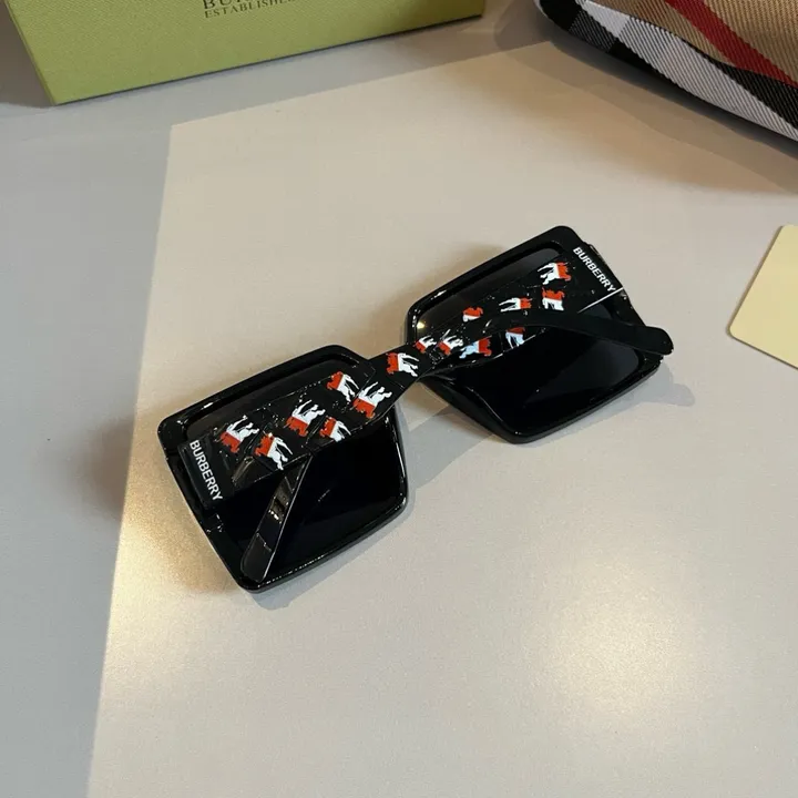 スーパーコピー バーバリー ス サングラス