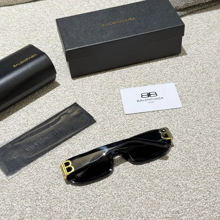 スーパーコピー バレンシアガ サングラス