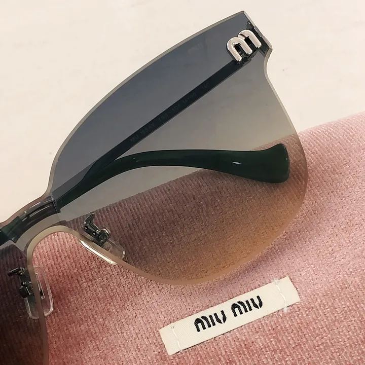 スーパーコピー ミュウミュウ サングラス