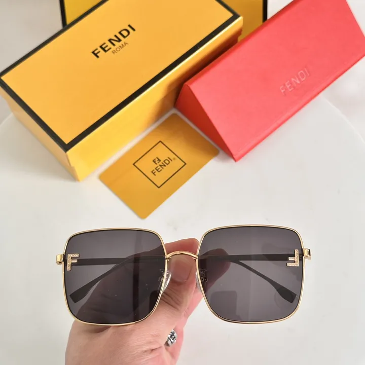 スーパーコピー フェンディ サングラス