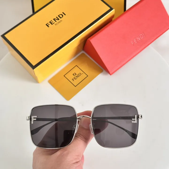 スーパーコピー フェンディ サングラス