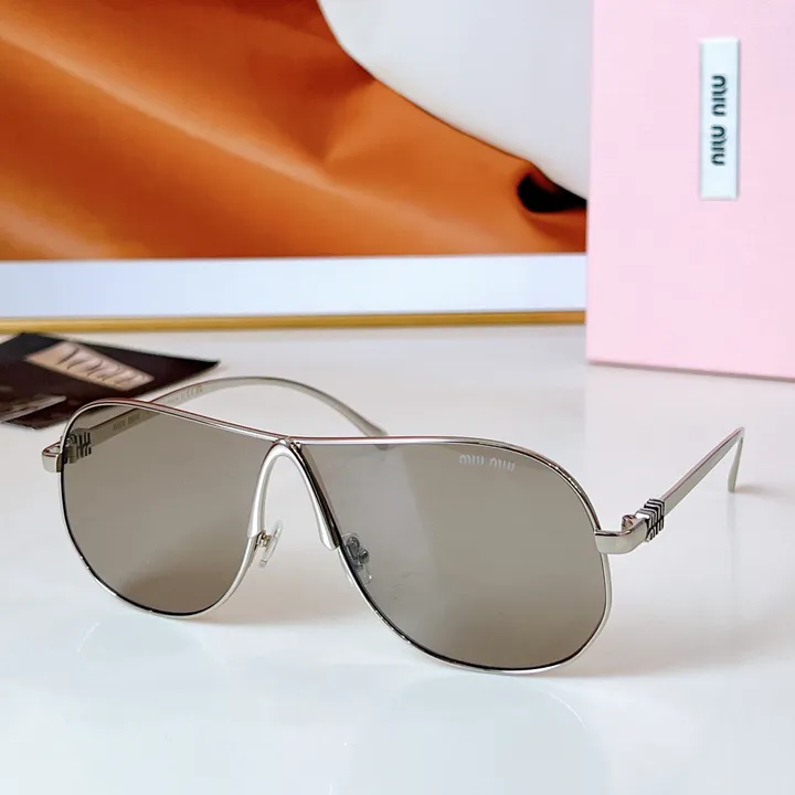 スーパーコピー ミュウミュウ サングラス