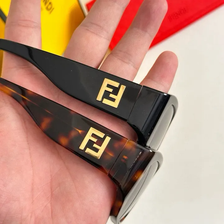 スーパーコピー フェンディ サングラス