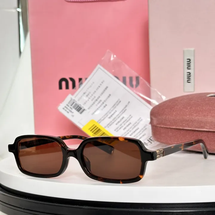 スーパーコピー ミュウミュウ サングラス