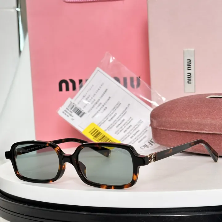 スーパーコピー ミュウミュウ サングラス
