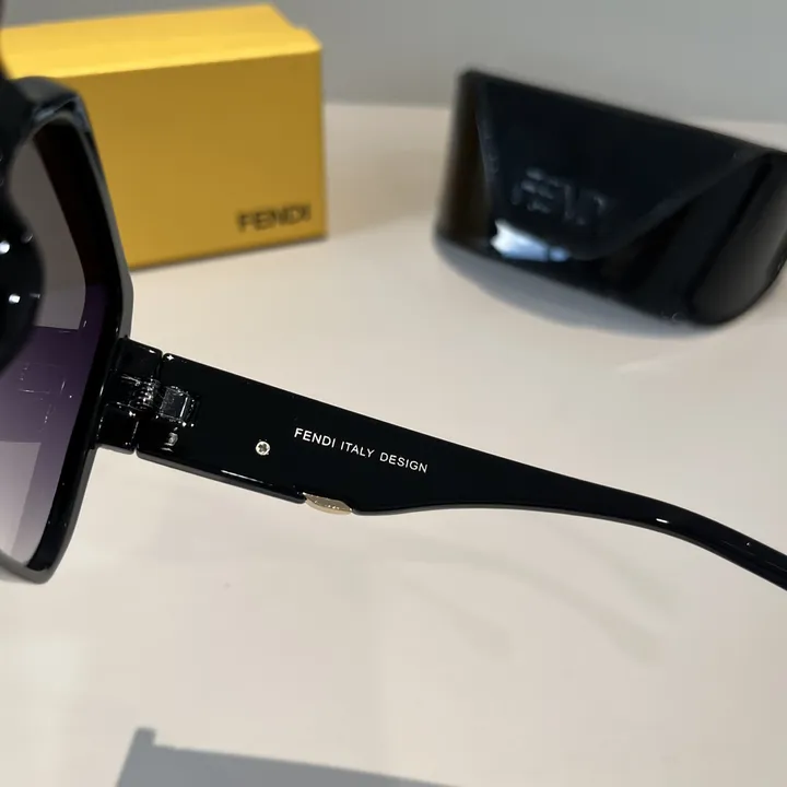 スーパーコピー ヴェルサーチ サングラス