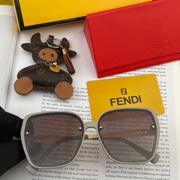 スーパーコピー フェンディ サングラス