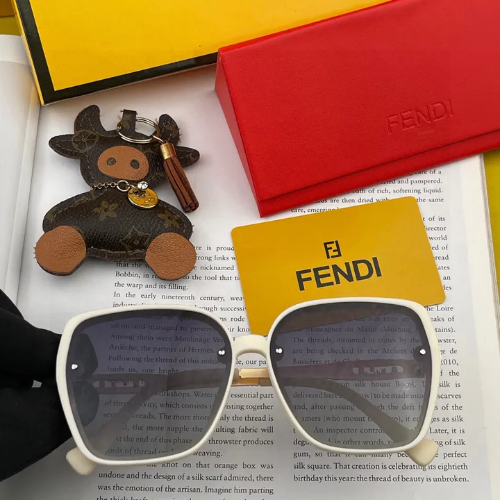 スーパーコピー フェンディ サングラス