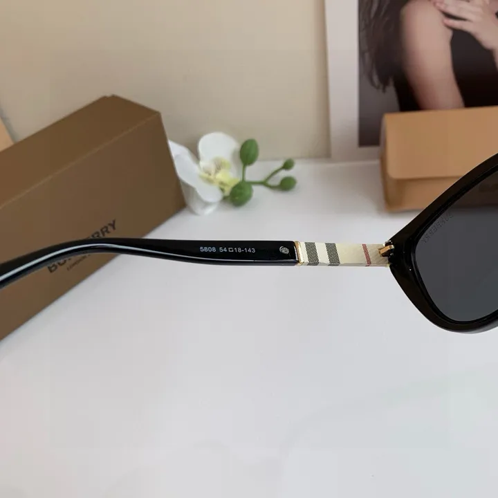 スーパーコピー バーバリー ス サングラス