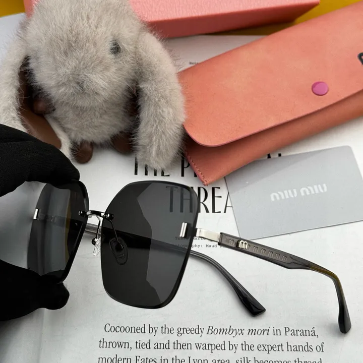 スーパーコピー ミュウミュウ サングラス