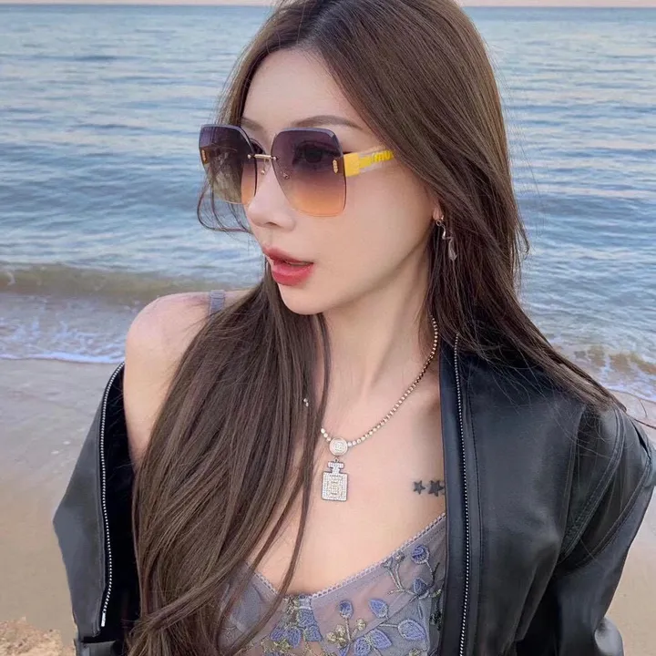 スーパーコピー ミュウミュウ サングラス