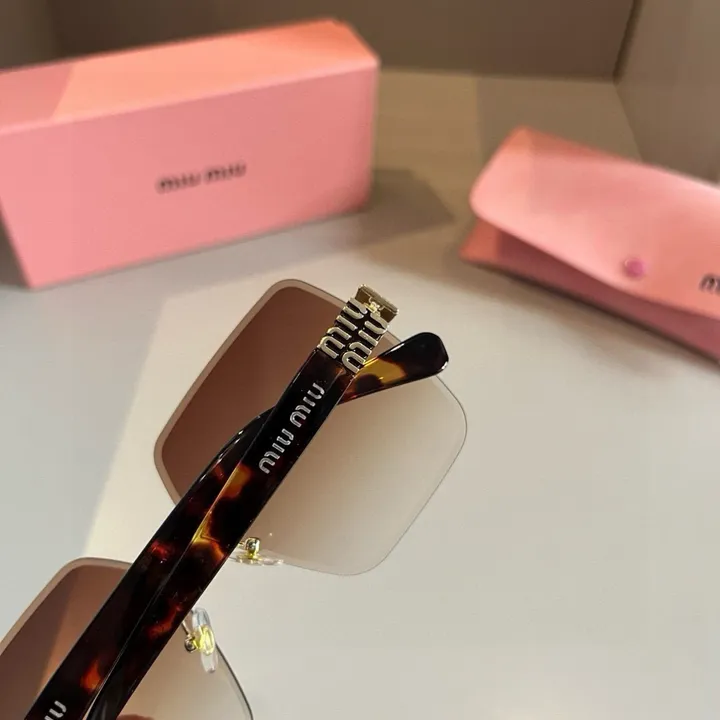 スーパーコピー ミュウミュウ サングラス