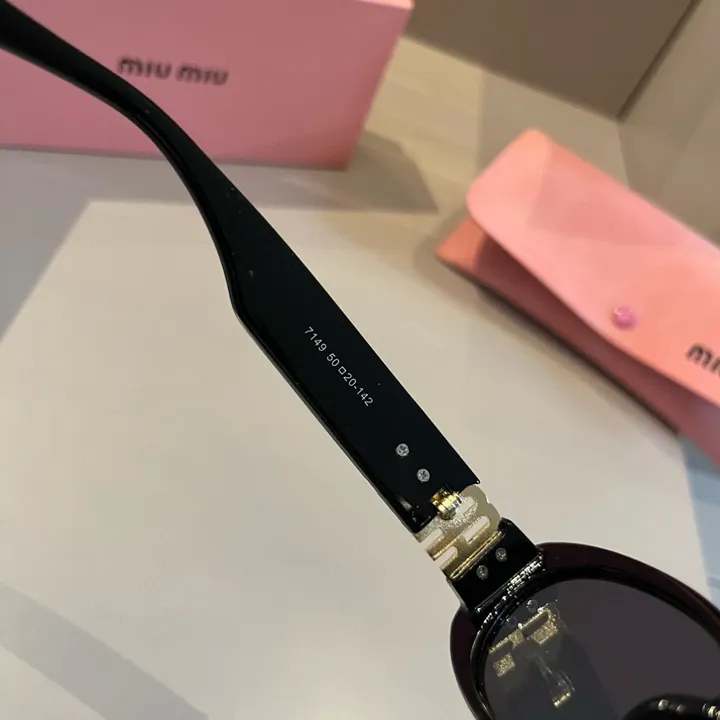 スーパーコピー ミュウミュウ サングラス