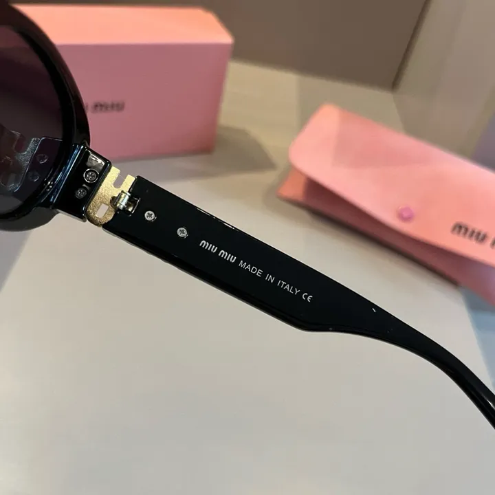 スーパーコピー ミュウミュウ サングラス