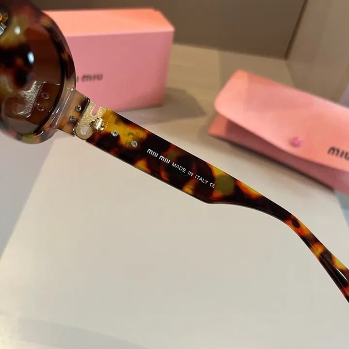 スーパーコピー ミュウミュウ サングラス