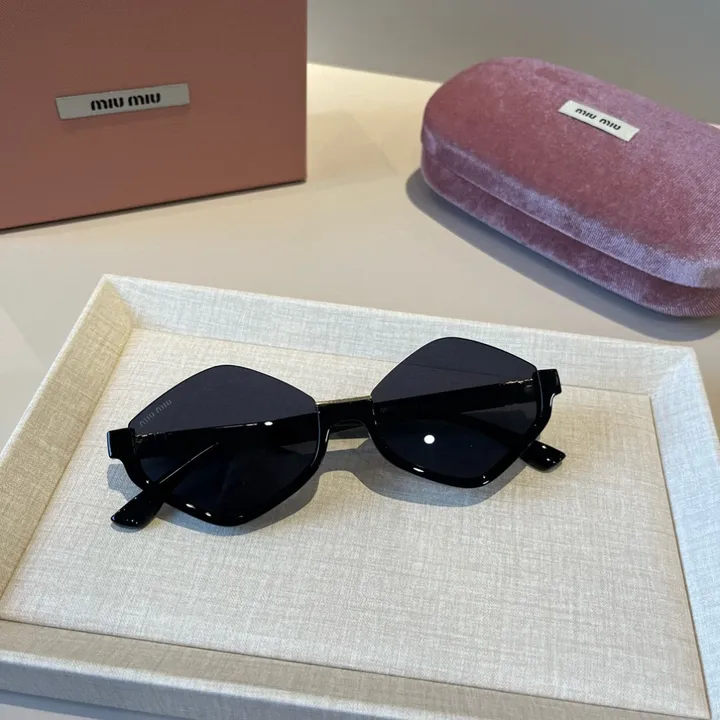 スーパーコピー ミュウミュウ サングラス