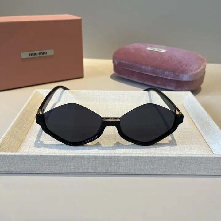 スーパーコピー ミュウミュウ サングラス