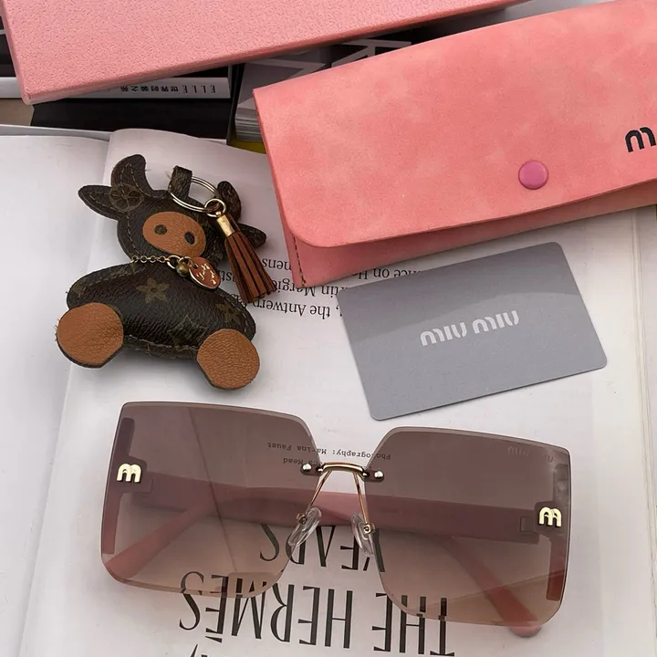 スーパーコピー ミュウミュウ サングラス