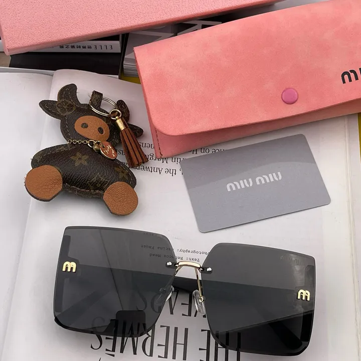 スーパーコピー ミュウミュウ サングラス