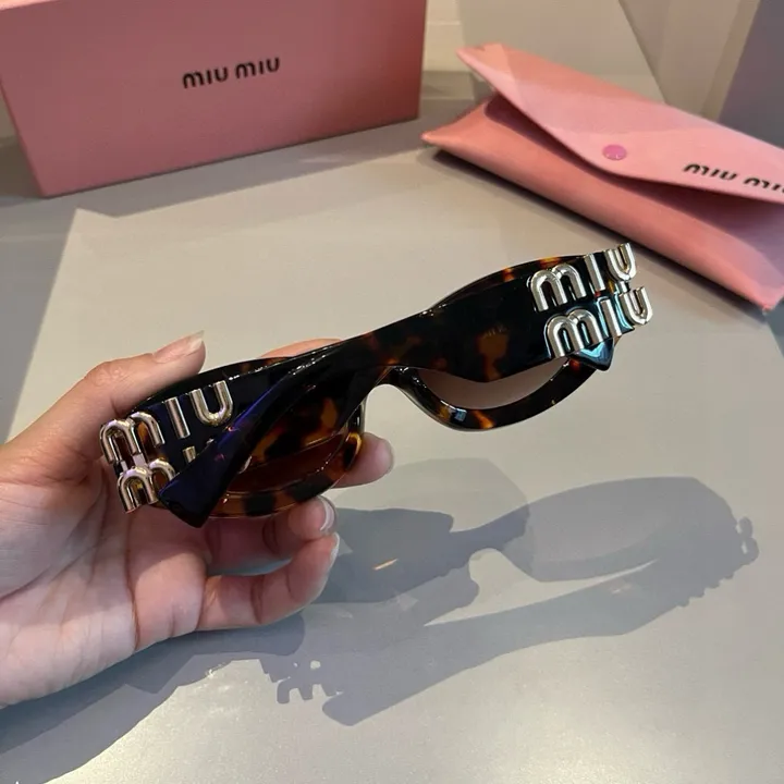 スーパーコピー ミュウミュウ サングラス