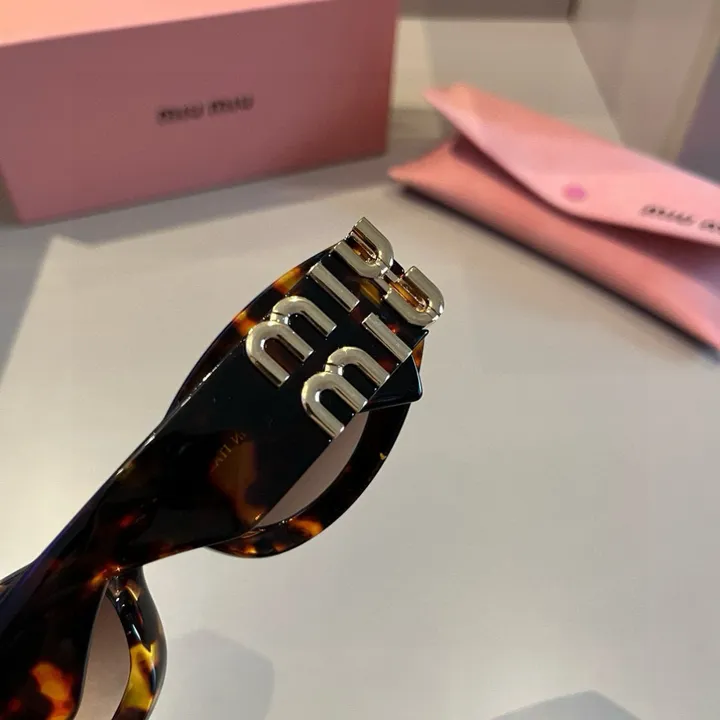 スーパーコピー ミュウミュウ サングラス