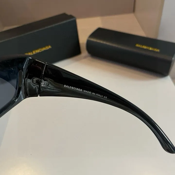 スーパーコピー バレンシアガ サングラス