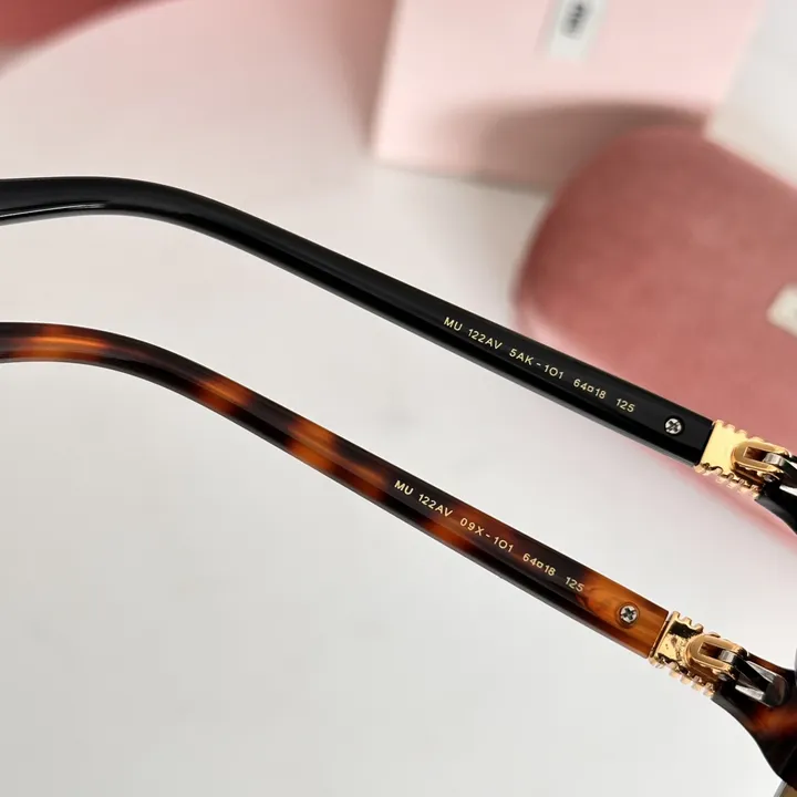 スーパーコピー ミュウミュウ サングラス