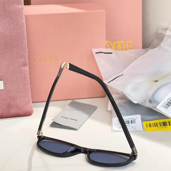 スーパーコピー ミュウミュウ サングラス