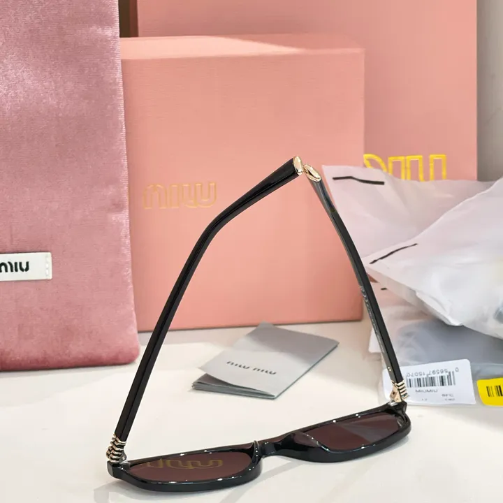 スーパーコピー ミュウミュウ サングラス