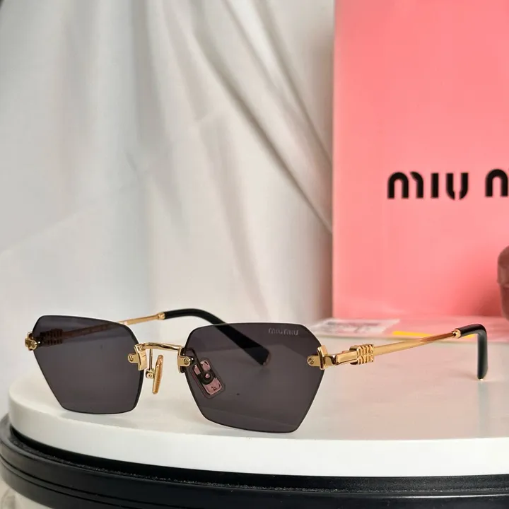 スーパーコピー ミュウミュウ サングラス