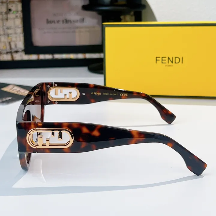 スーパーコピー フェンディ サングラス
