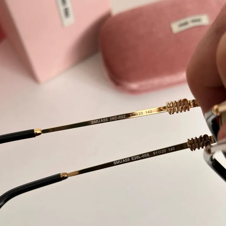 スーパーコピー ミュウミュウ サングラス