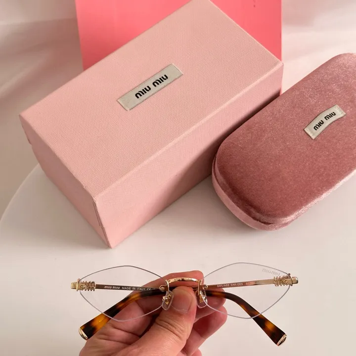 スーパーコピー ミュウミュウ サングラス